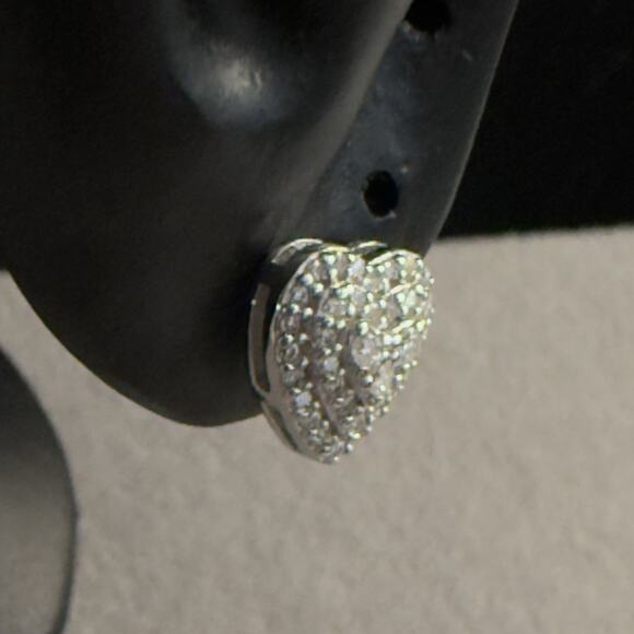 Beautiful 0.76ct Genuine Moissanite Heart Screwback Stud Earrings~New~Retail$249 - Picture 10 of 13